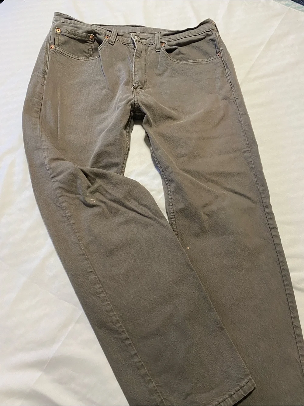 506 Levi's Straight Men Jeans in washed gray